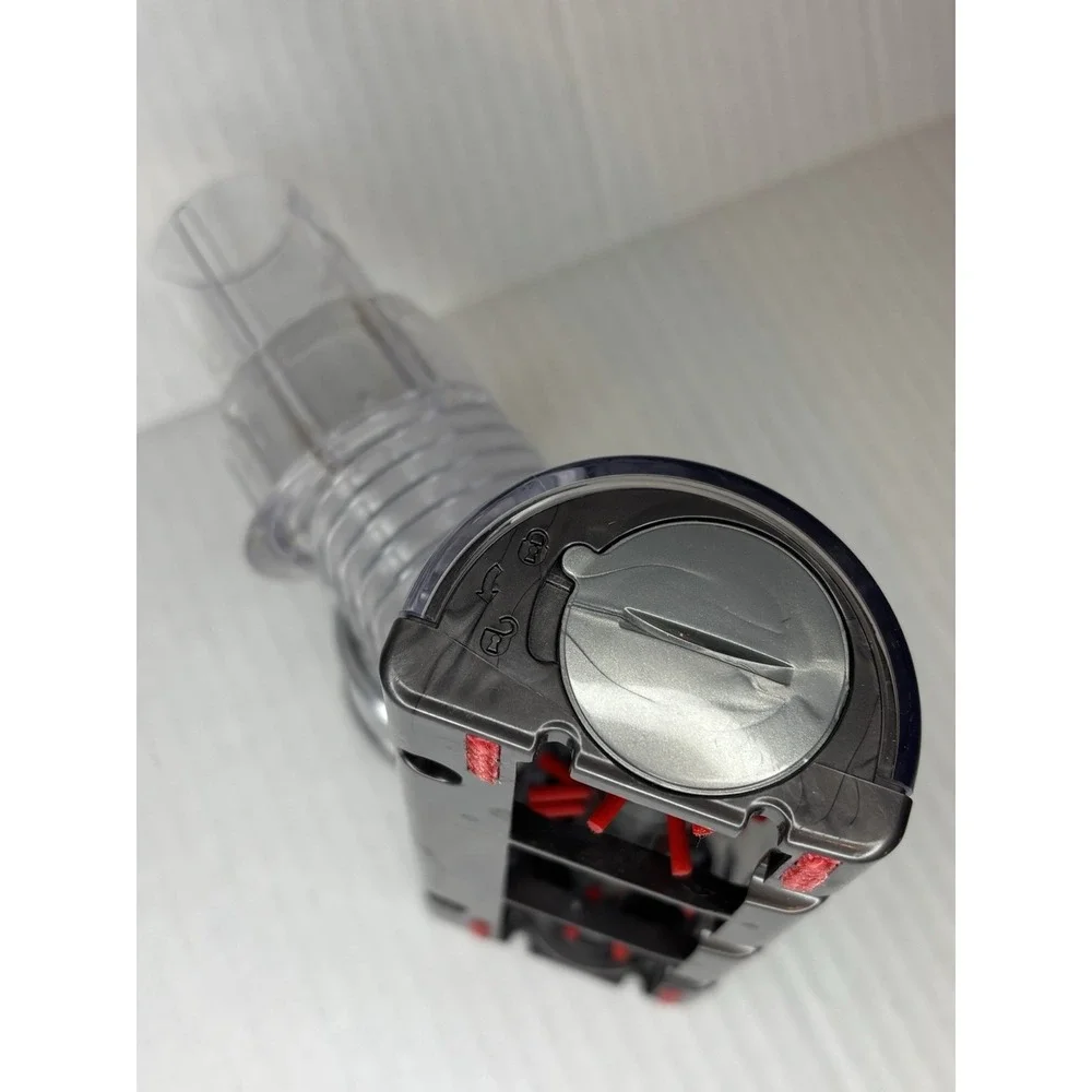 Dyson versatile accessory